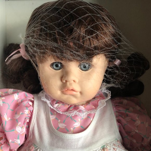 Dolls by Pauline - Limited Edition...Emma babydoll - Picture 4 of 13